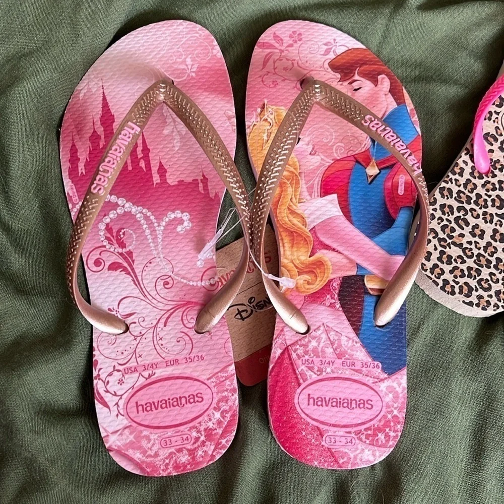 Brand New Havaianas Two Pairs Flip Flops Disney Sleeping Beauty Leopard Print